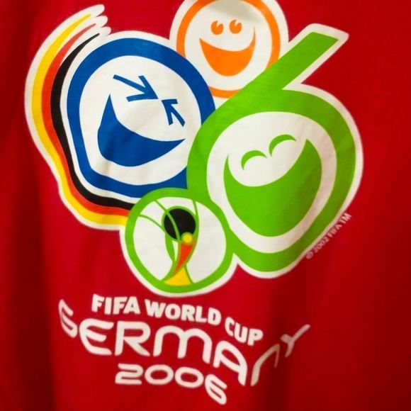 Rare Vintage 2006 Fifa World Cup T-Shirt printed in 2002 Men's size Small - Picture 2 of 7